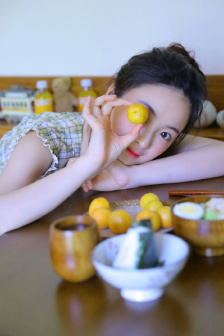 金梅瓶3
